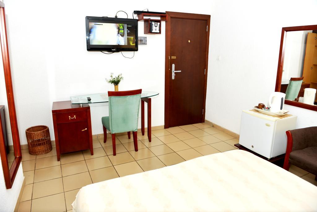 Paradise Hotel Lomé Esterno foto